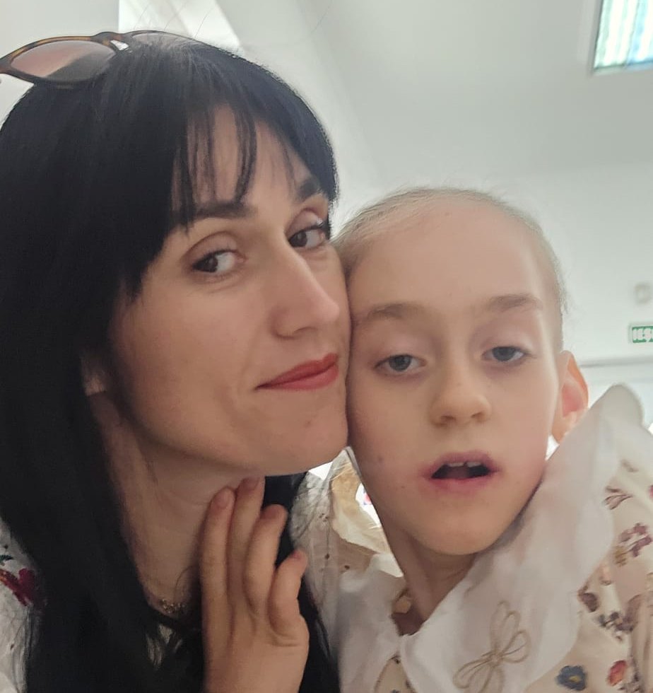 Victoria, obraz lângă obraz cu mama ei